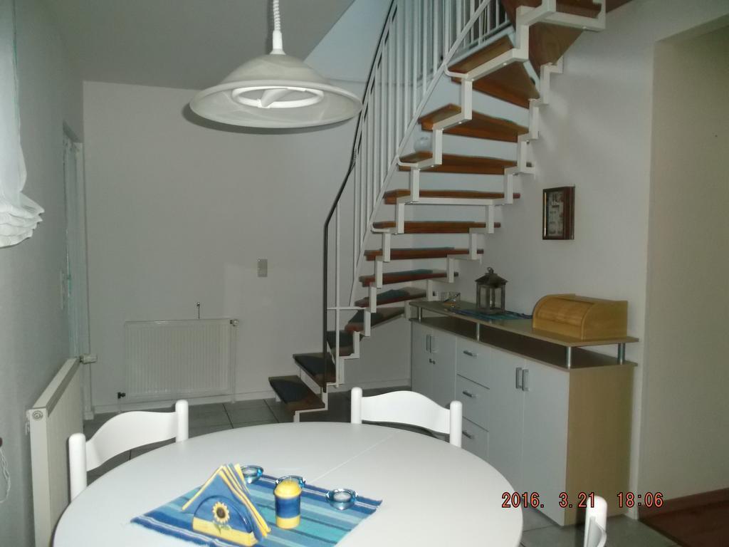 Holiday home Ferienhaushalfte Lutow